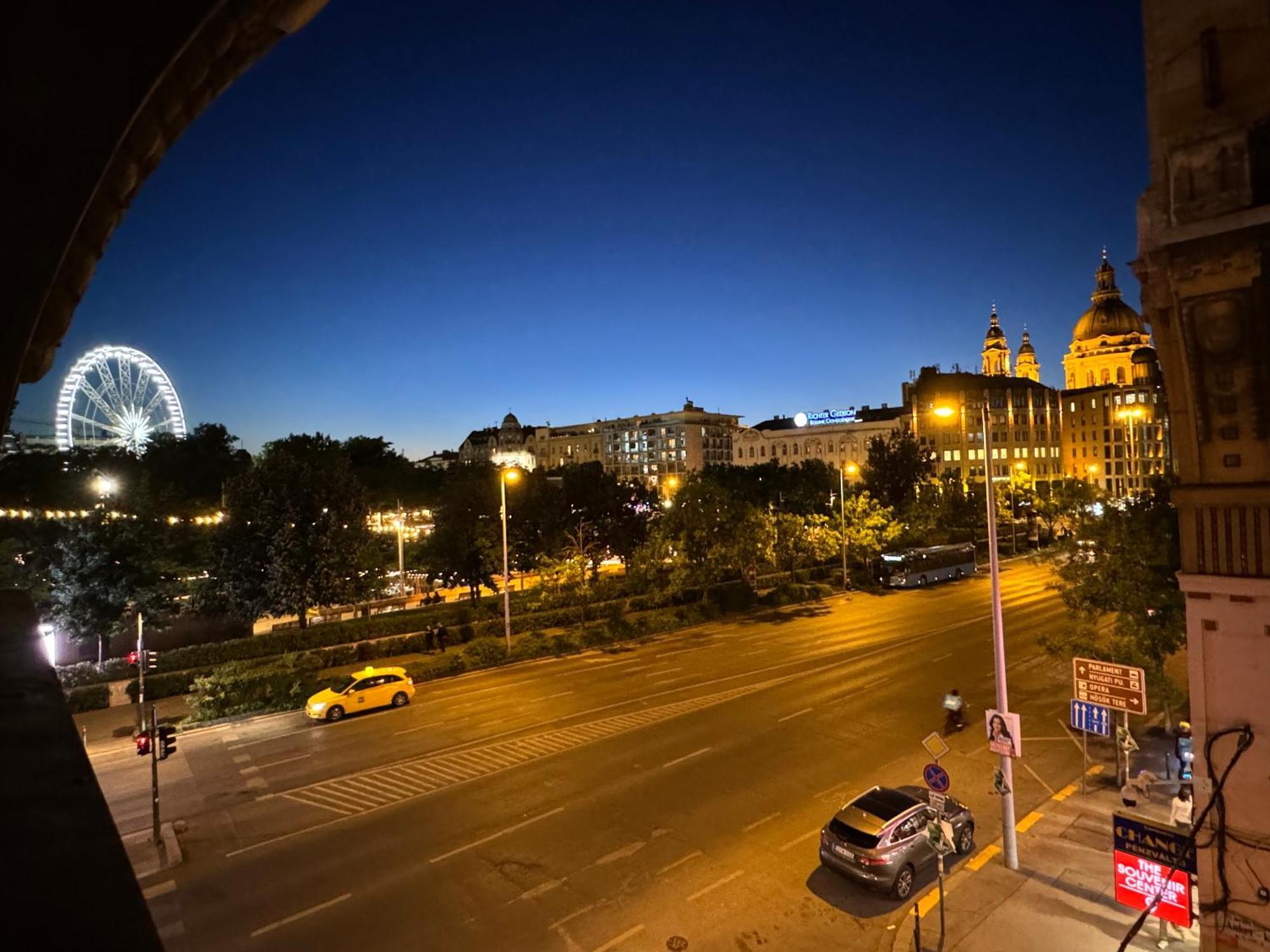 Trigon Palace Apartment Budapest Luaran gambar